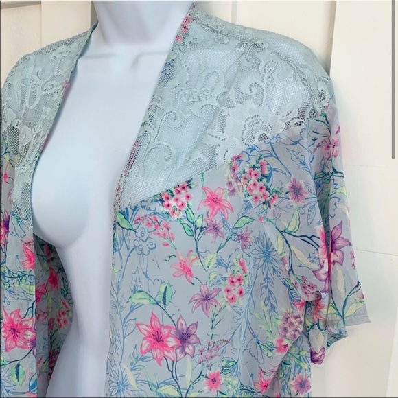 Candie’s Floral Pink and Blue Sheer Kimono - Picture 2 of 6